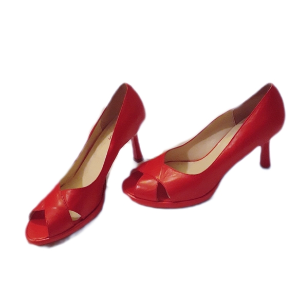 BCBG Paris Peeptoe Pumps - Picture 4 of 5